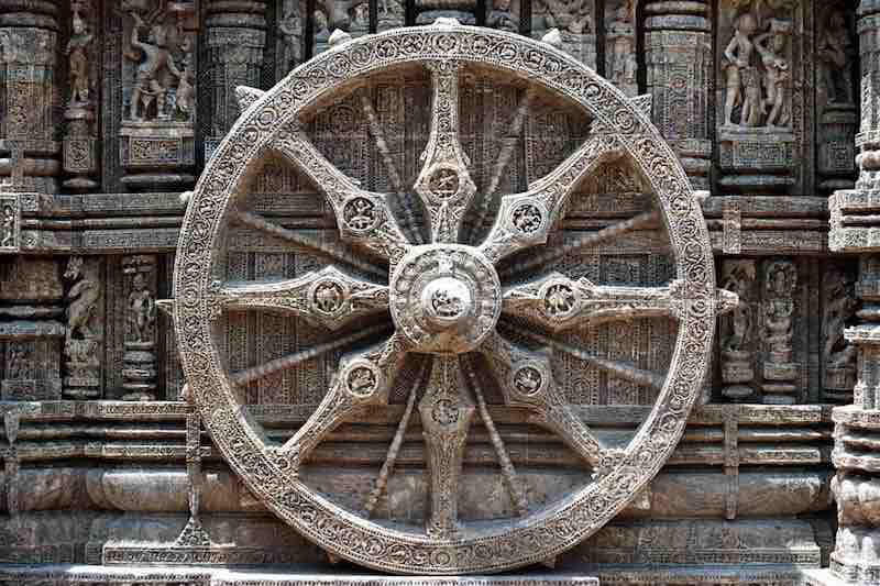MG4-XXXXX-GR-0030-alt-Dharmacakra_(Buddhist_Wheel),_Sun_temple,_Orissa-final