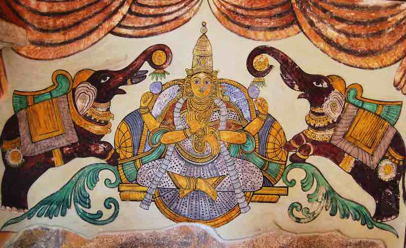 Gaja-Laksmi-Tanjore_Paintings_-_Big_temple_01-cc-attrib-Ankushsamant-commons.wikimedia.org-800