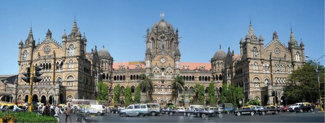 19-Mumbaitrainstation.jpg