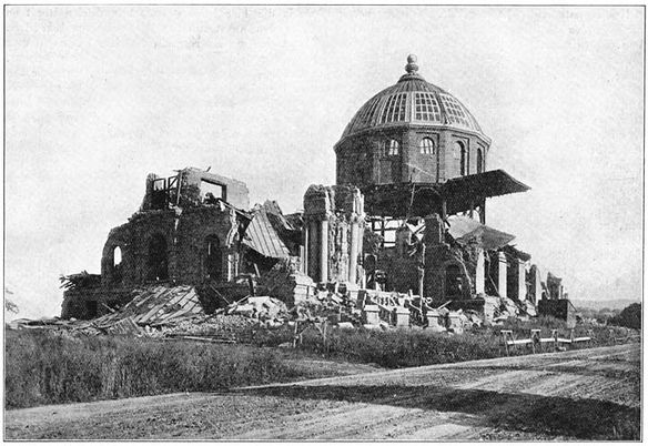De bibliotheek der Stanford-Universiteit na de aardbeving.